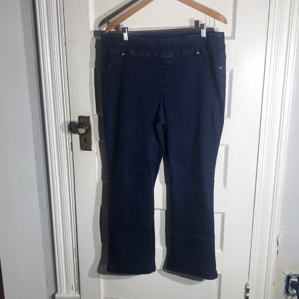 Chico’s size 2S 12P perfect stretch pull on jeans